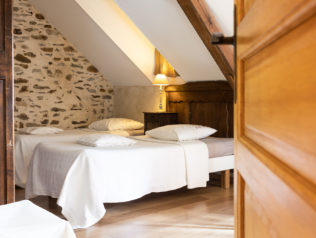 Grand Mere twin beds le clos du piheux